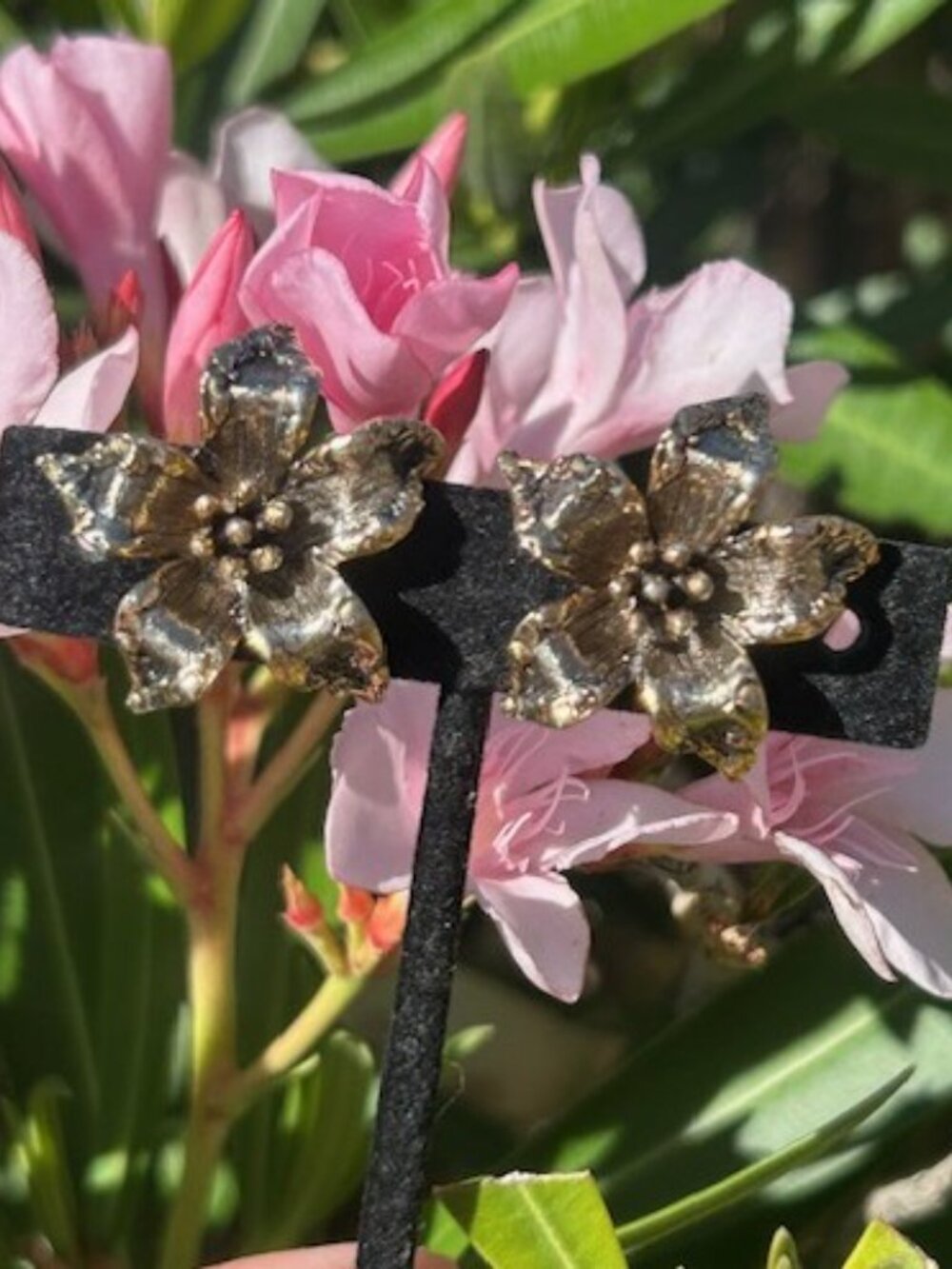 ART Arthur Pepper Burnished Gold Tone Flower EARRINGS